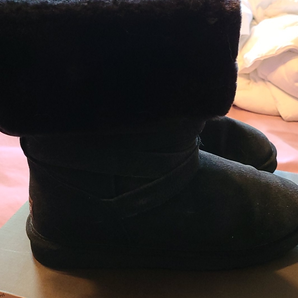 Lamo Boot Size 9 - Picture 4 of 7
